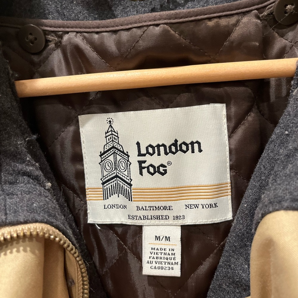 Vintage London Fog Tan Trench Coat with Removable Faux Fur Collar - Picture 5 of 8